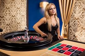 Antarmuka halaman utama angkasa168 menampilkan menu kategori permainan sportsbook, live casino, slot, esports, dan permainan tradisional